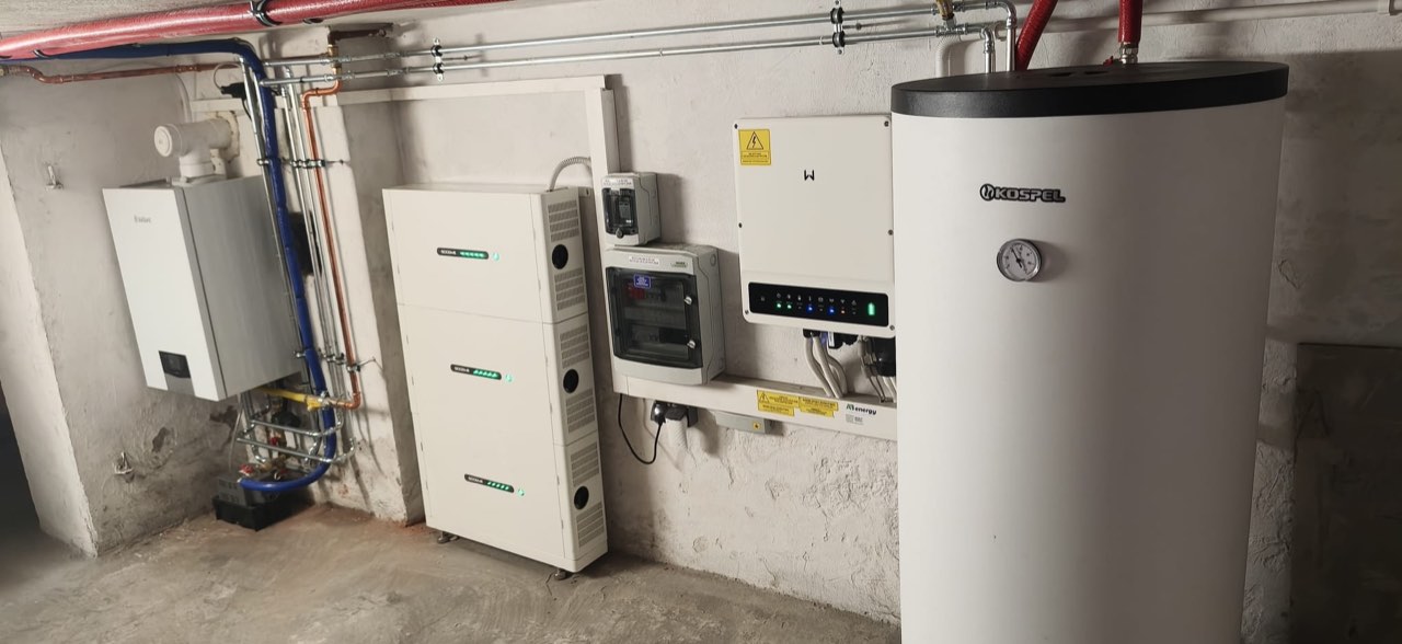 Kotłownia z kotłem Vaillant, magazynem energii i zasobnikiem Kospel